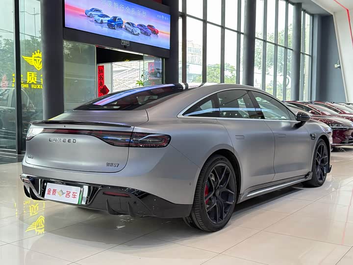 Фото 21 - Luxeed S7