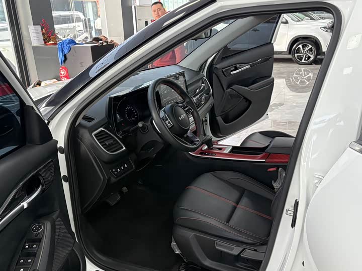 Фото 5 - Kia KX3