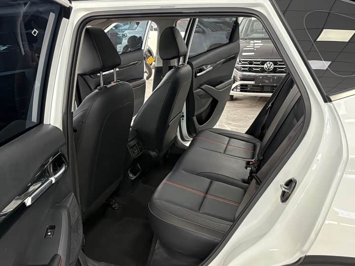 Фото 8 - Kia KX3