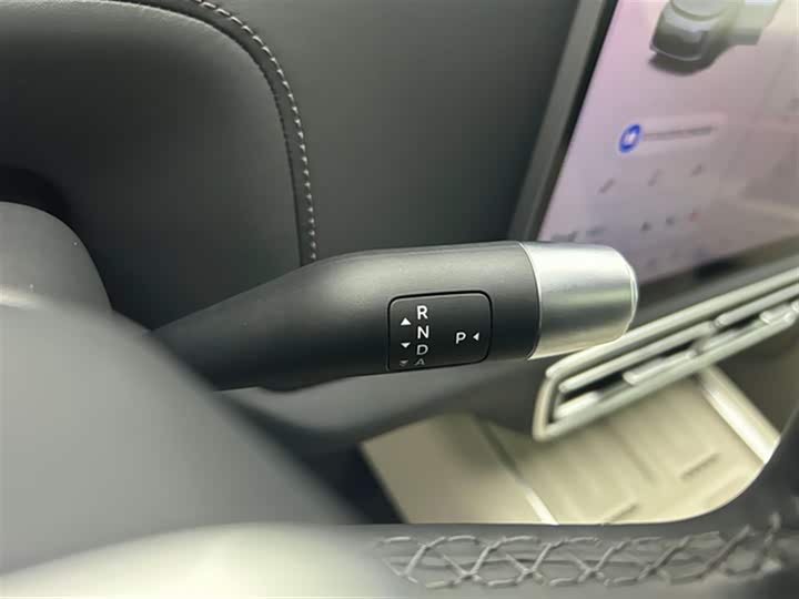 Фото 14 - LiXiang L8