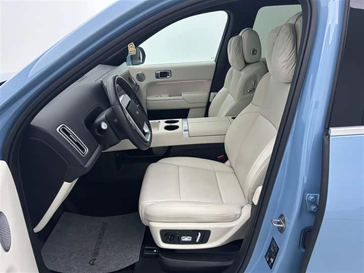 Фото 16 - LiXiang L8