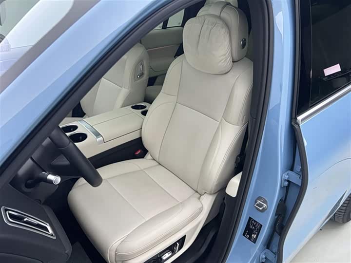 Фото 17 - LiXiang L8