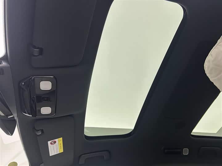 Фото 21 - LiXiang L8