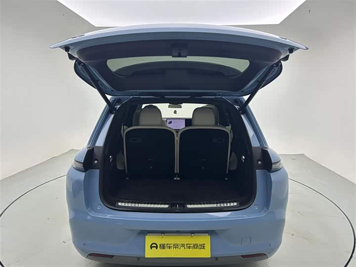 Фото 25 - LiXiang L8