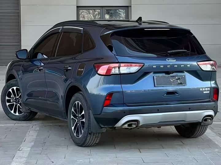 Фото 4 - Ford Escape