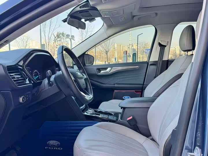 Фото 7 - Ford Escape