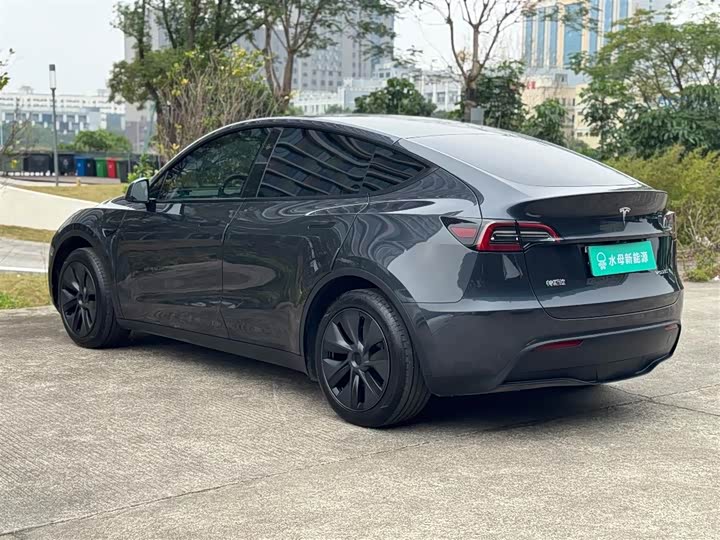 Фото 11 - Tesla Model Y