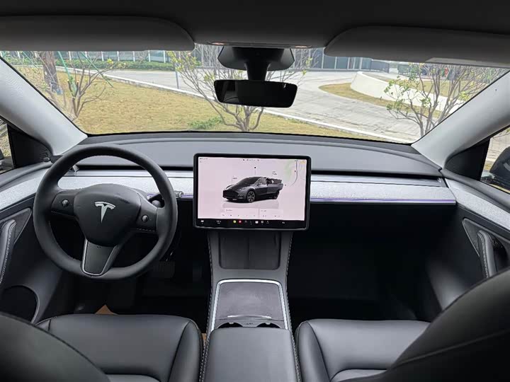 Фото 6 - Tesla Model Y