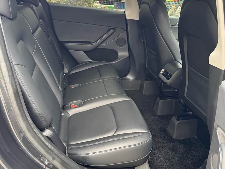 Фото 8 - Tesla Model Y