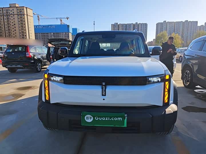 Фото 3 - Chery iCar 03