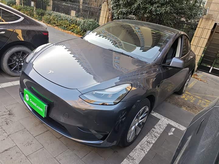 Фото 1 - Tesla Model Y