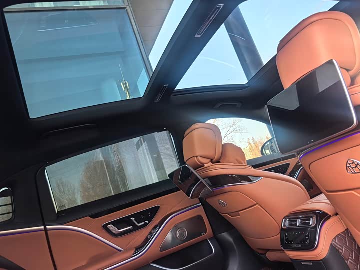 Фото 16 - Mercedes-Benz Maybach S-Class