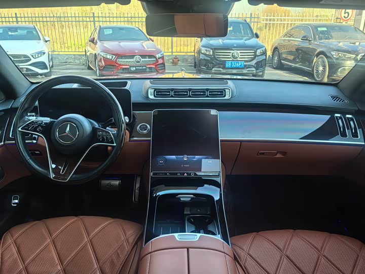 Фото 17 - Mercedes-Benz Maybach S-Class