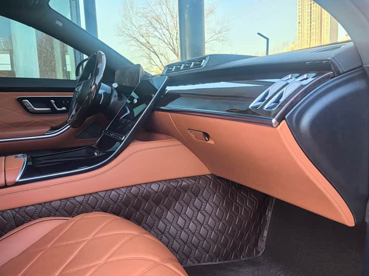 Фото 18 - Mercedes-Benz Maybach S-Class