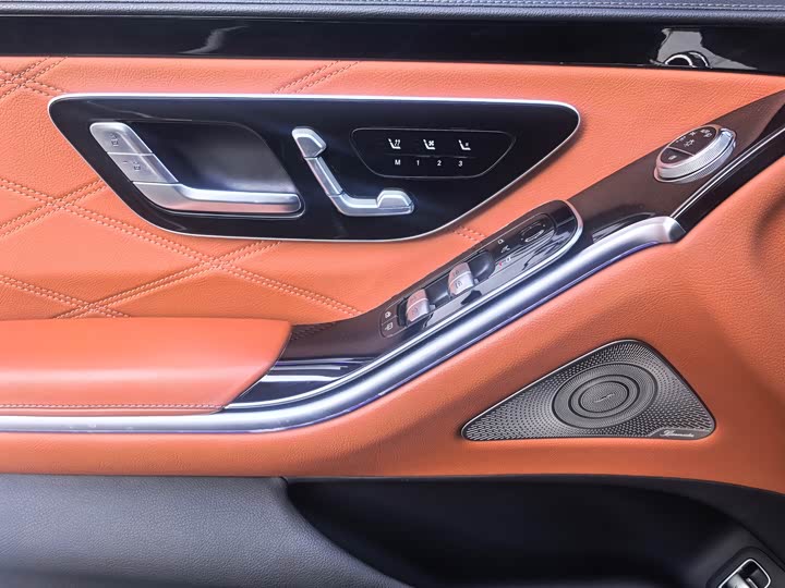 Фото 23 - Mercedes-Benz Maybach S-Class