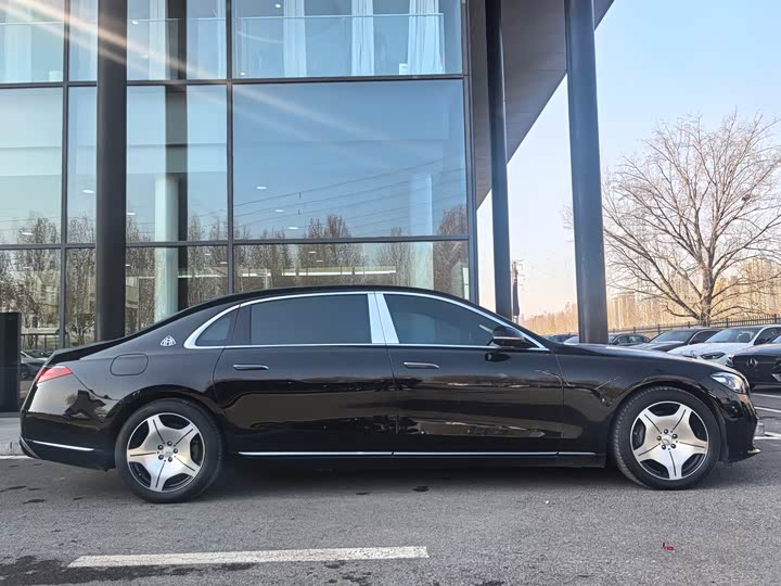 Фото 3 - Mercedes-Benz Maybach S-Class