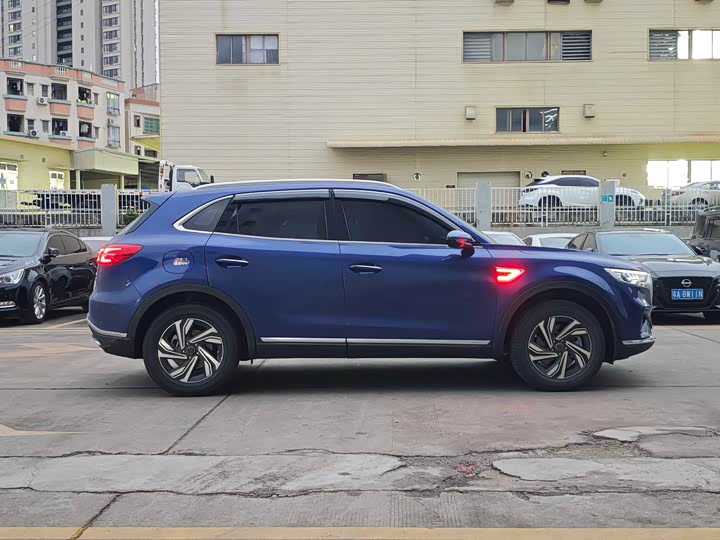 Фото 4 - Hongqi HS5