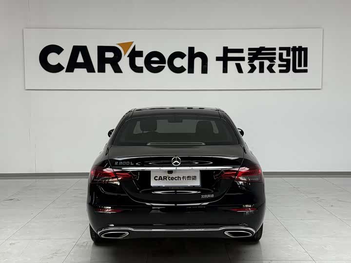 Фото 3 - Mercedes-Benz E-Class