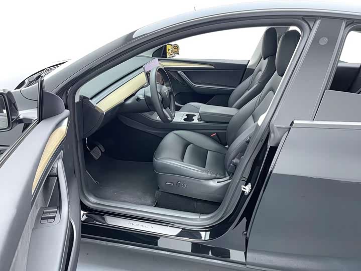 Фото 13 - Tesla Model Y