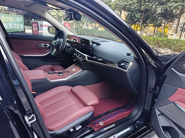 Фото 18 - BMW 3 Series