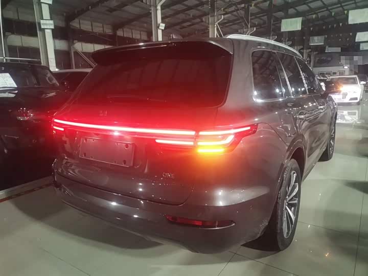 Фото 7 - LiXiang One