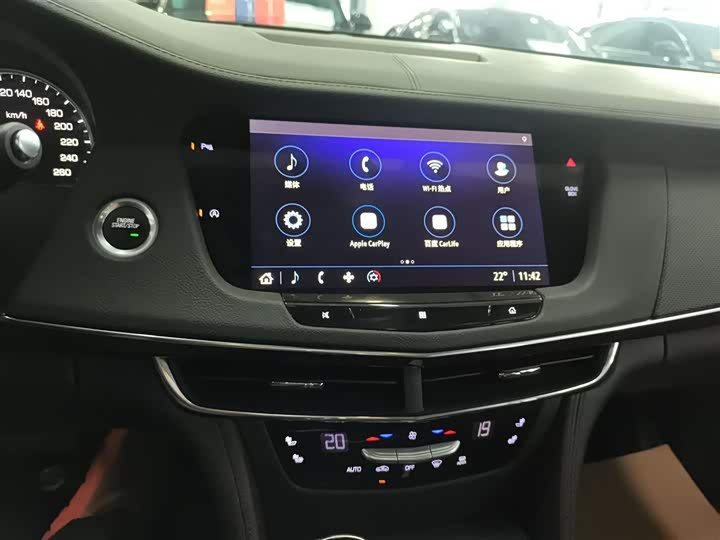 Фото 13 - Cadillac CT6