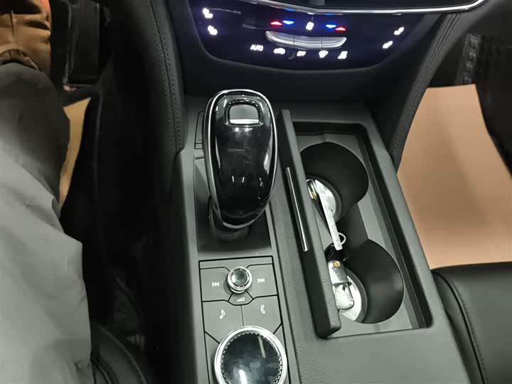 Фото 14 - Cadillac CT6