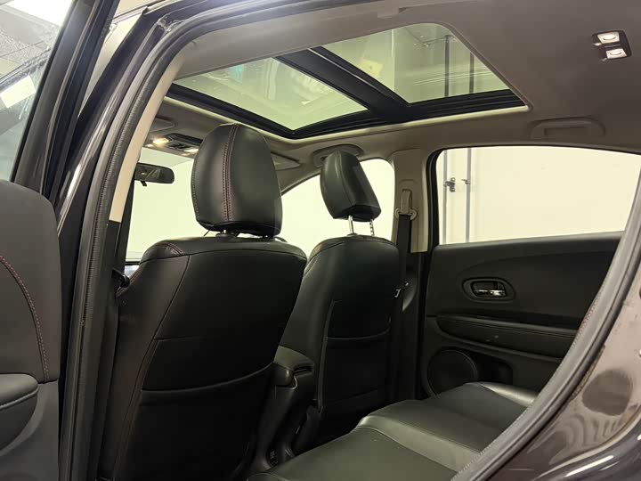 Фото 17 - Honda Vezel