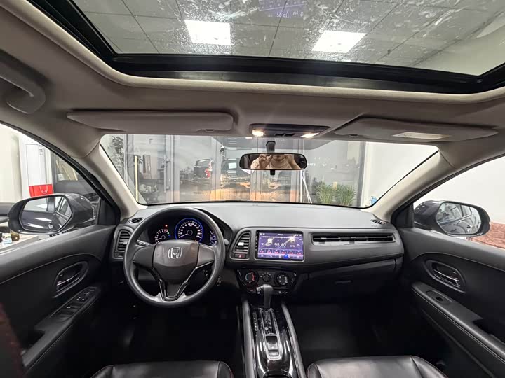 Фото 18 - Honda Vezel