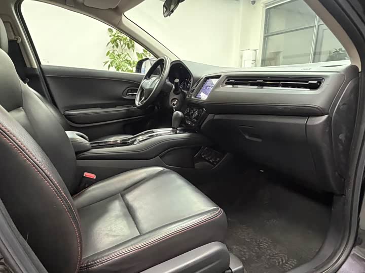 Фото 19 - Honda Vezel