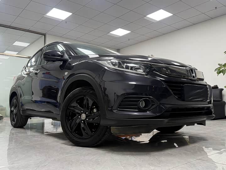 Фото 3 - Honda Vezel