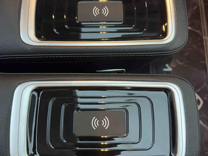 Фото 12 - Mercedes-Benz V-Class