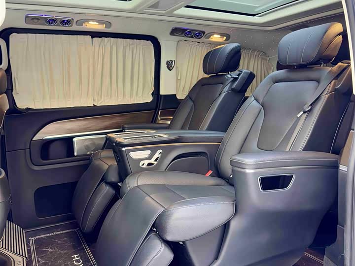 Фото 5 - Mercedes-Benz V-Class