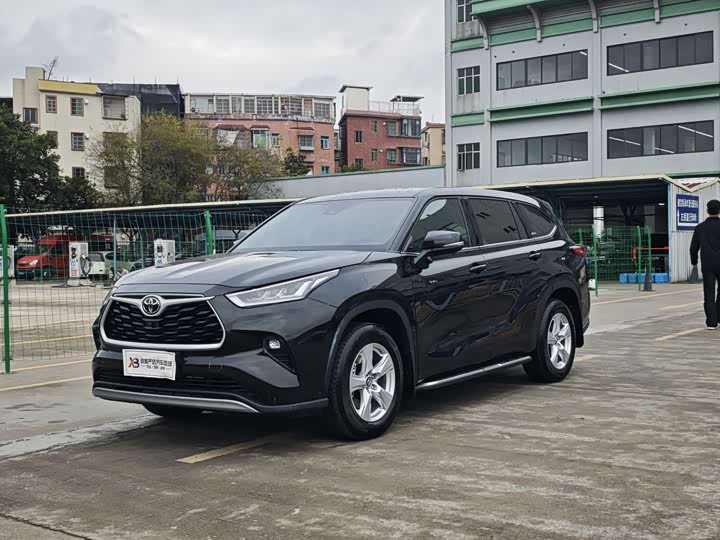 Фото 1 - Toyota Highlander