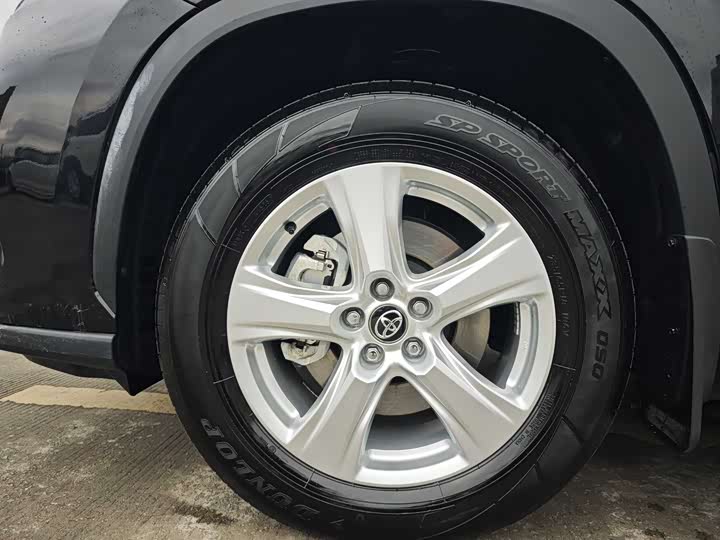 Фото 7 - Toyota Highlander