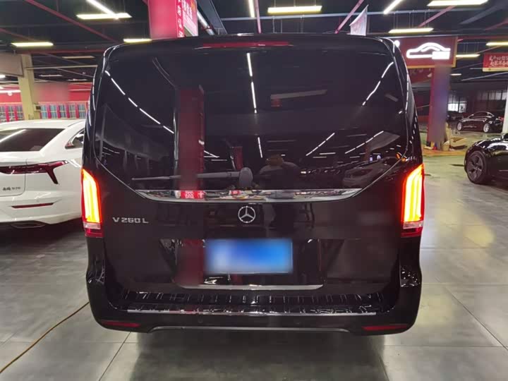 Фото 6 - Mercedes-Benz V-Class