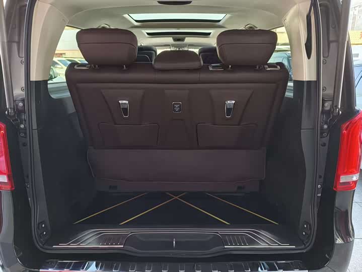 Фото 11 - Mercedes-Benz V-Class