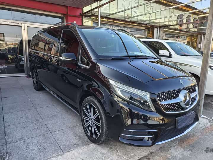 Фото 3 - Mercedes-Benz V-Class