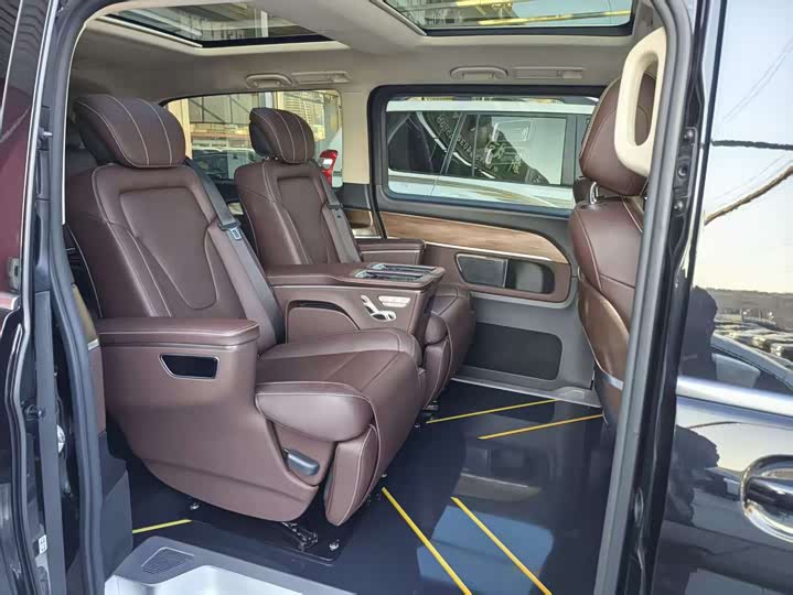 Фото 5 - Mercedes-Benz V-Class