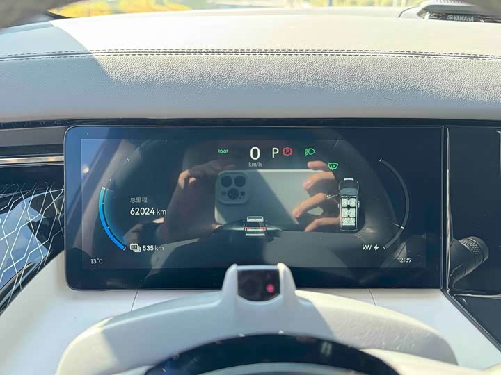 Фото 16 - Zeekr 009