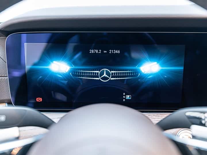 Фото 18 - Mercedes-Benz E-Class