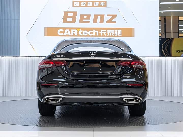 Фото 8 - Mercedes-Benz E-Class