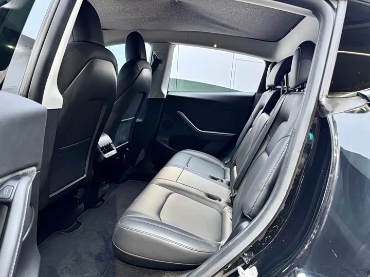 Фото 10 - Tesla Model Y