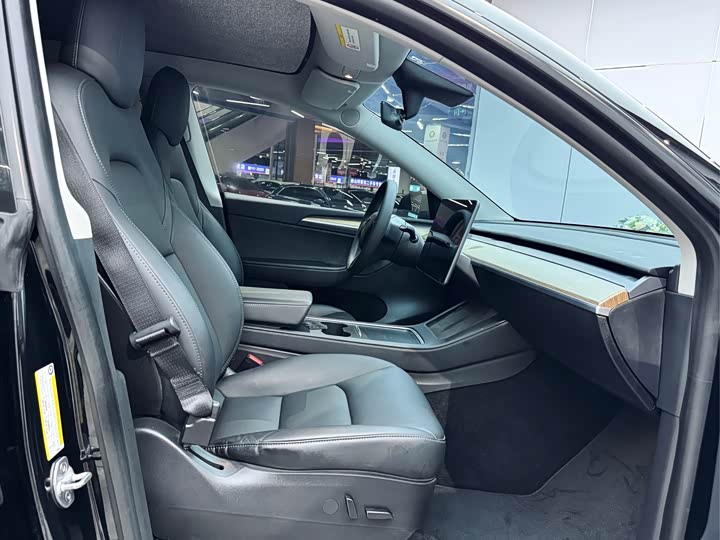 Фото 16 - Tesla Model Y