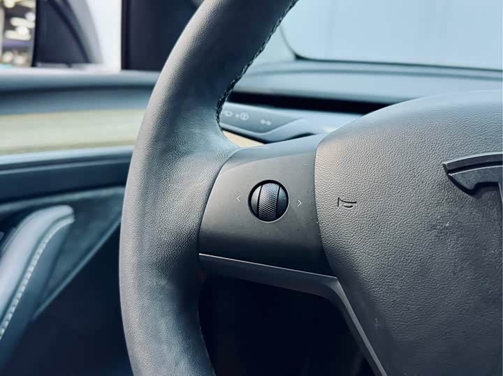 Фото 19 - Tesla Model Y