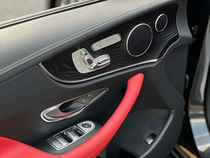 Фото 4 - Mercedes-Benz E-Class