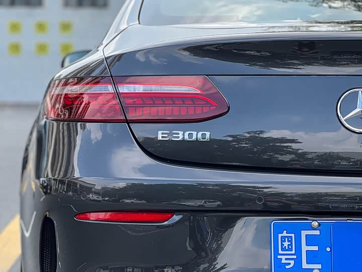 Фото 6 - Mercedes-Benz E-Class