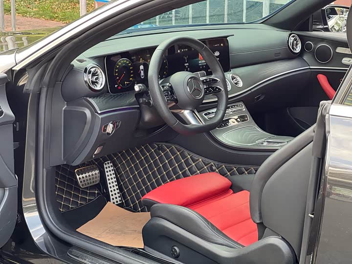 Фото 8 - Mercedes-Benz E-Class