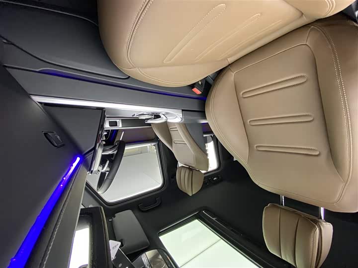 Фото 11 - Mercedes-Benz G-Class