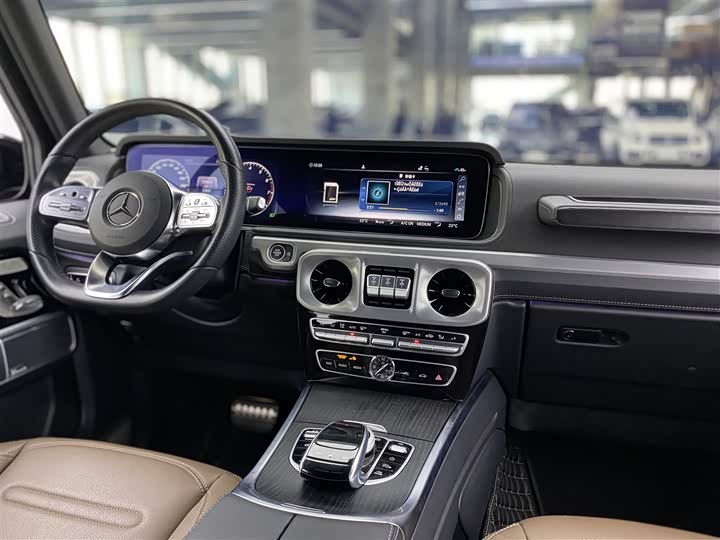 Фото 15 - Mercedes-Benz G-Class